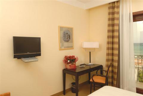 Palazzo Foti Hotel Crotone Oda fotoğraf