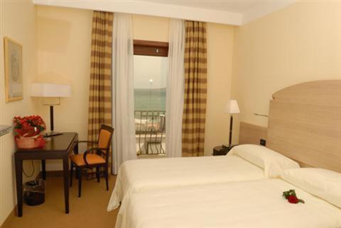 Palazzo Foti Hotel Crotone Oda fotoğraf